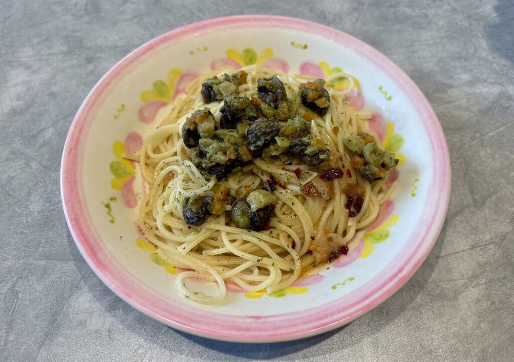 エスカルゴペペロンチーノ