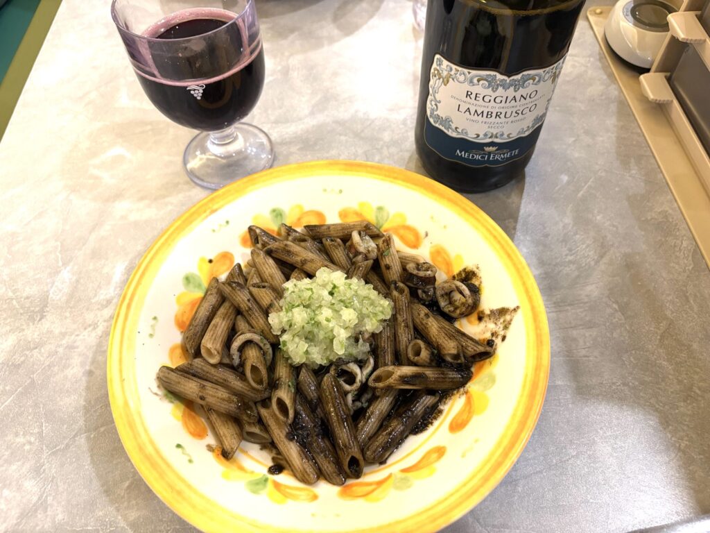 イカ墨野菜ソース