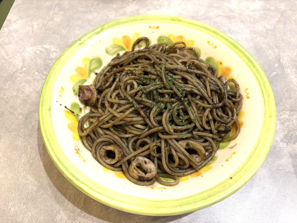 イカ墨パスタ